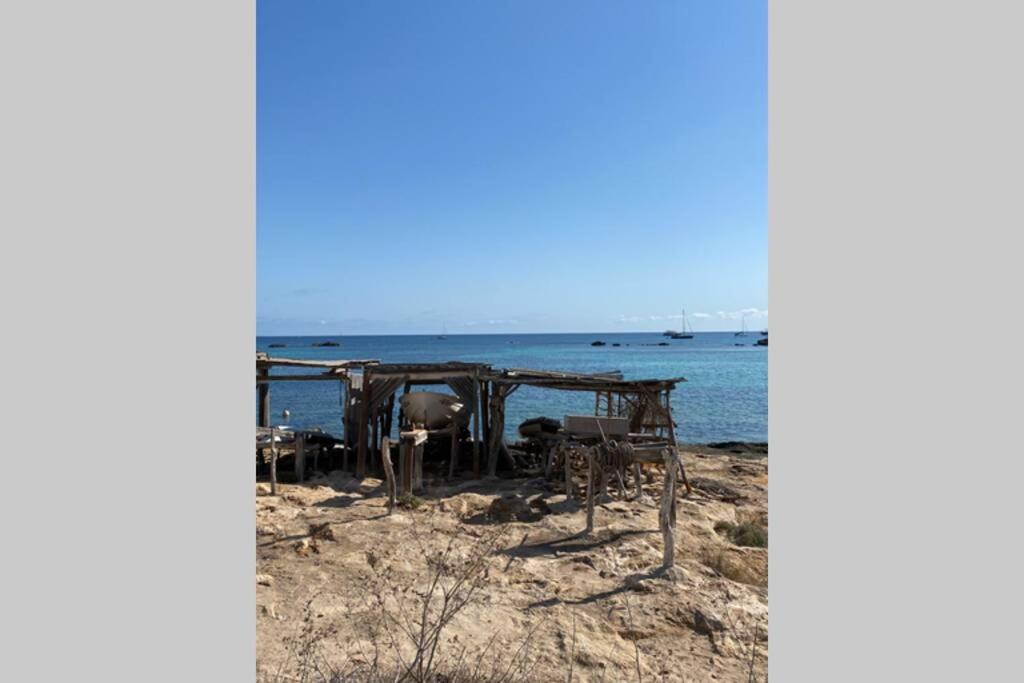 Appartement Es Pujols proche plage, vue mer Buitenkant foto