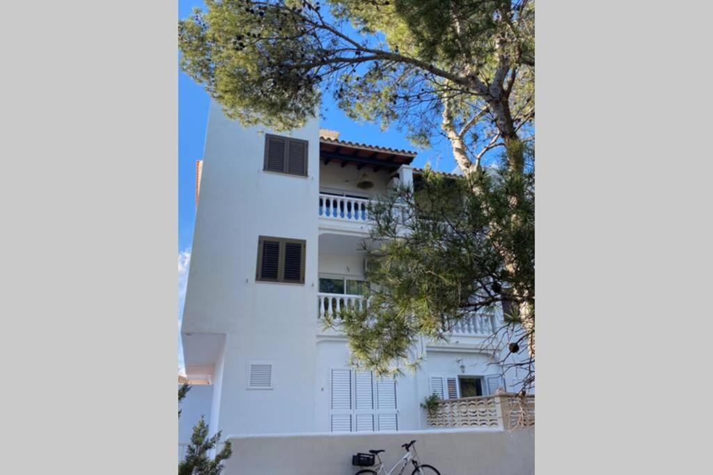 Appartement Es Pujols proche plage, vue mer Buitenkant foto