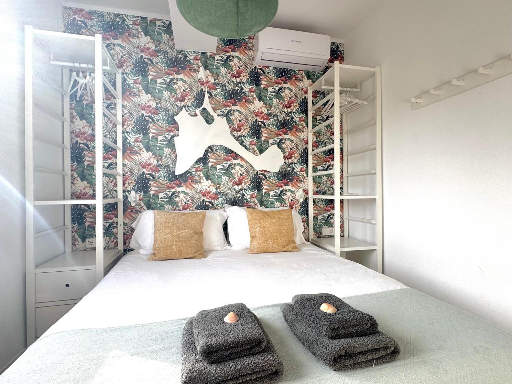 Appartement Es Pujols proche plage, vue mer Buitenkant foto