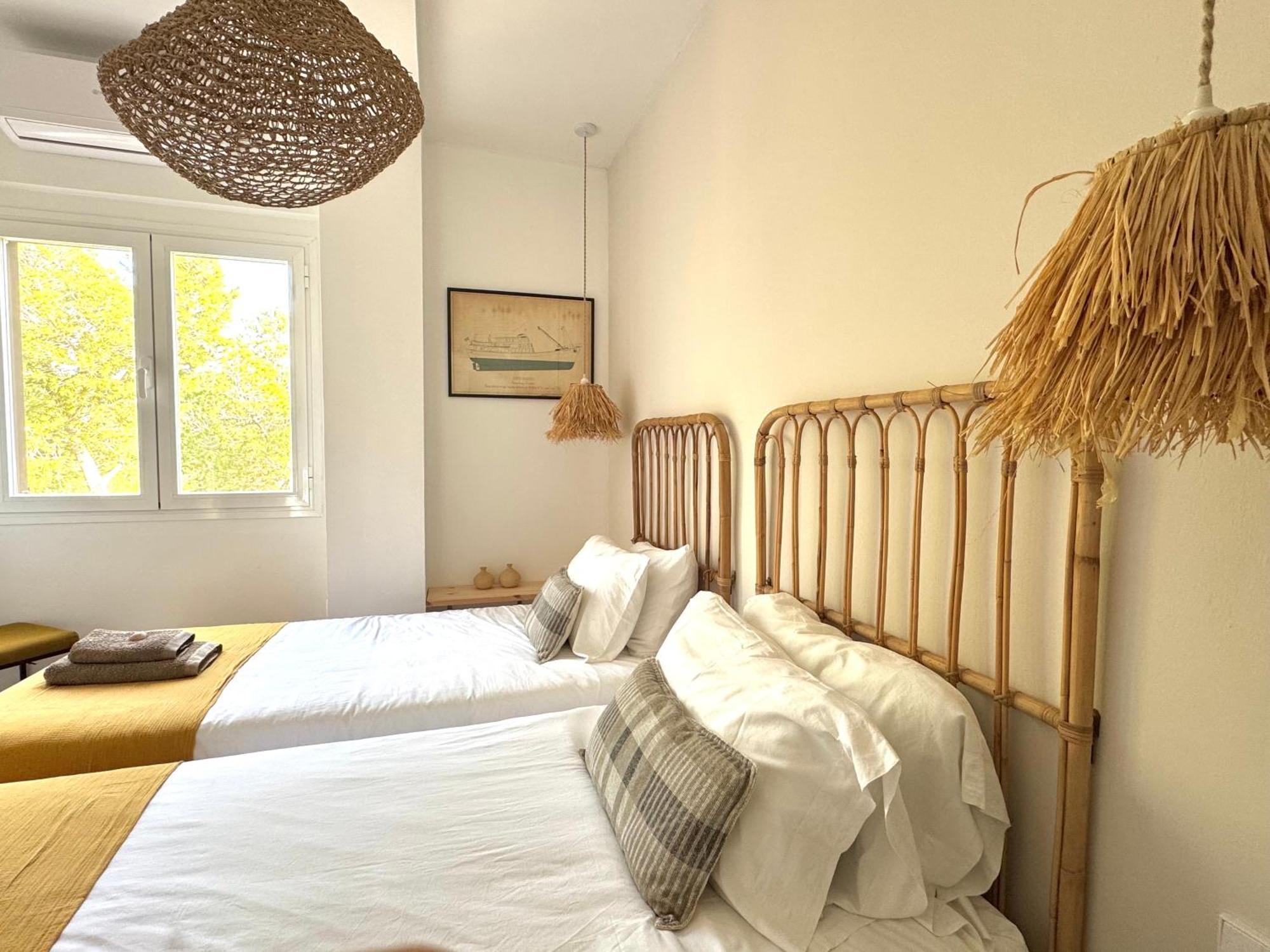 Appartement Es Pujols proche plage, vue mer Buitenkant foto